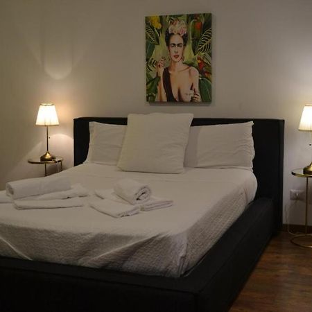 Bed & Breakfast Frida คาตาเนีย ภายนอก รูปภาพ