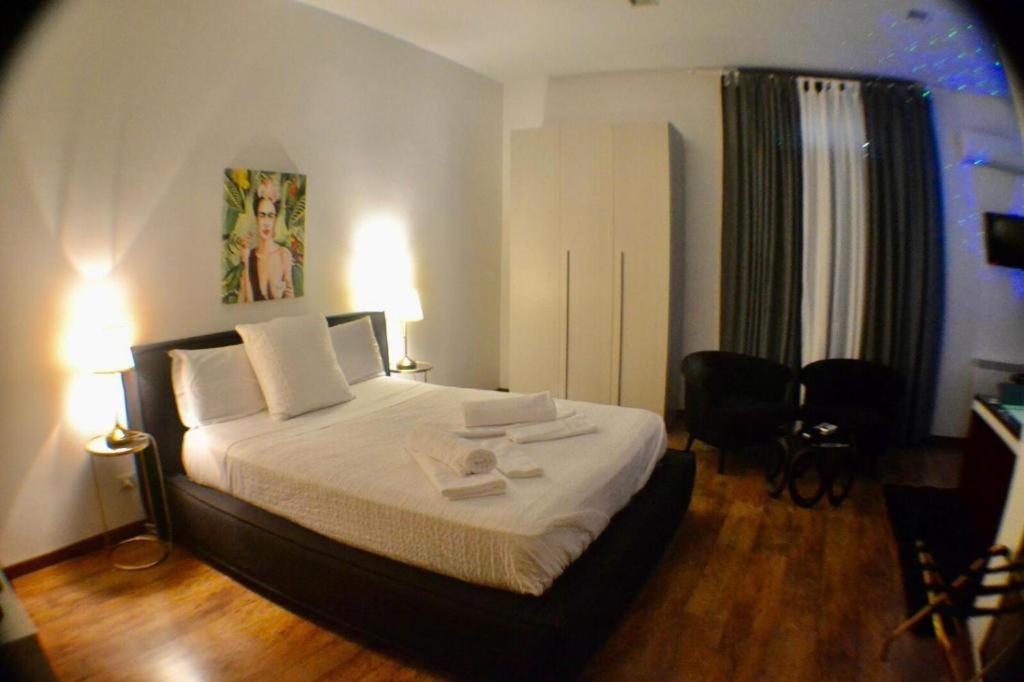 Bed & Breakfast Frida คาตาเนีย ภายนอก รูปภาพ